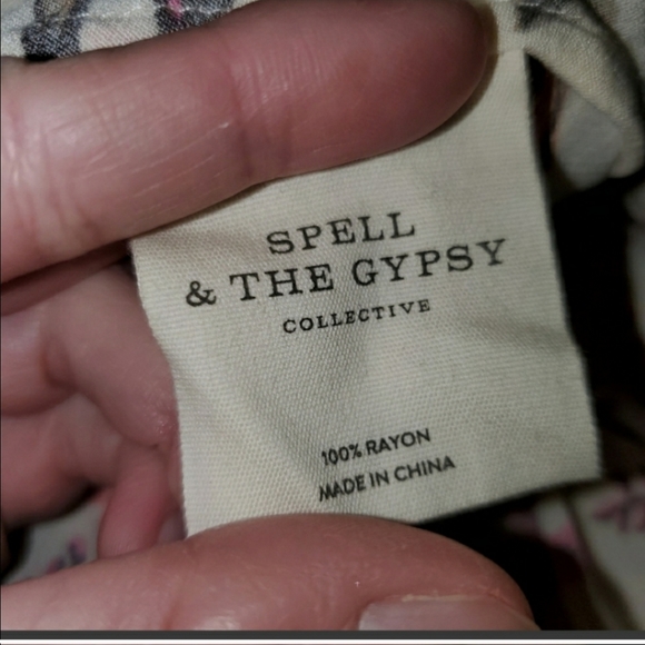 ❌SOLD❌ 🦄 *Spell Designs: Bambi Gown*🦄 - Picture 6 of 8